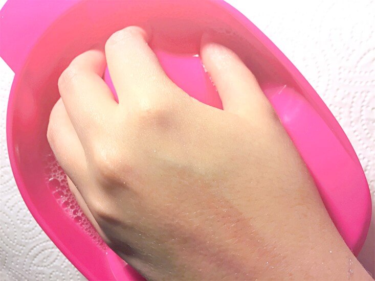 Spray Paint Nails Tutorial Salon Perfect Spray Polish The Aesthetic Edge