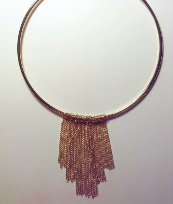 Gold fringe round necklace