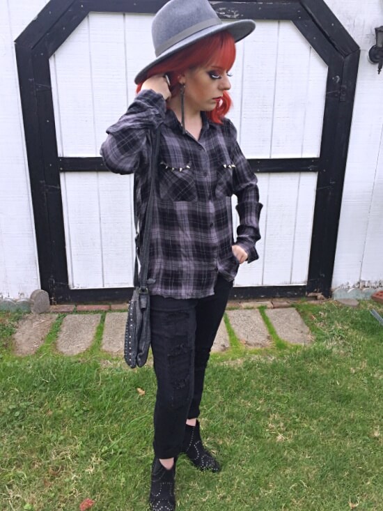 How to Wear a Flannel Shirt for Fall - The Aesthetic Edge