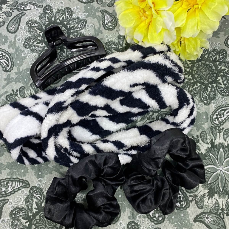 Bathrobe Curls Heatless Curls Tutorial & Review