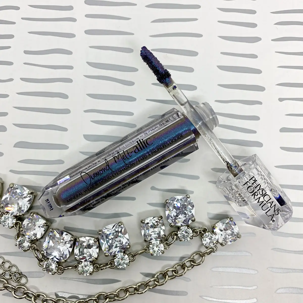 Physicians Formula Mineral Wear Diamond Melt-allic Liquid Eyeshadow beam of blue