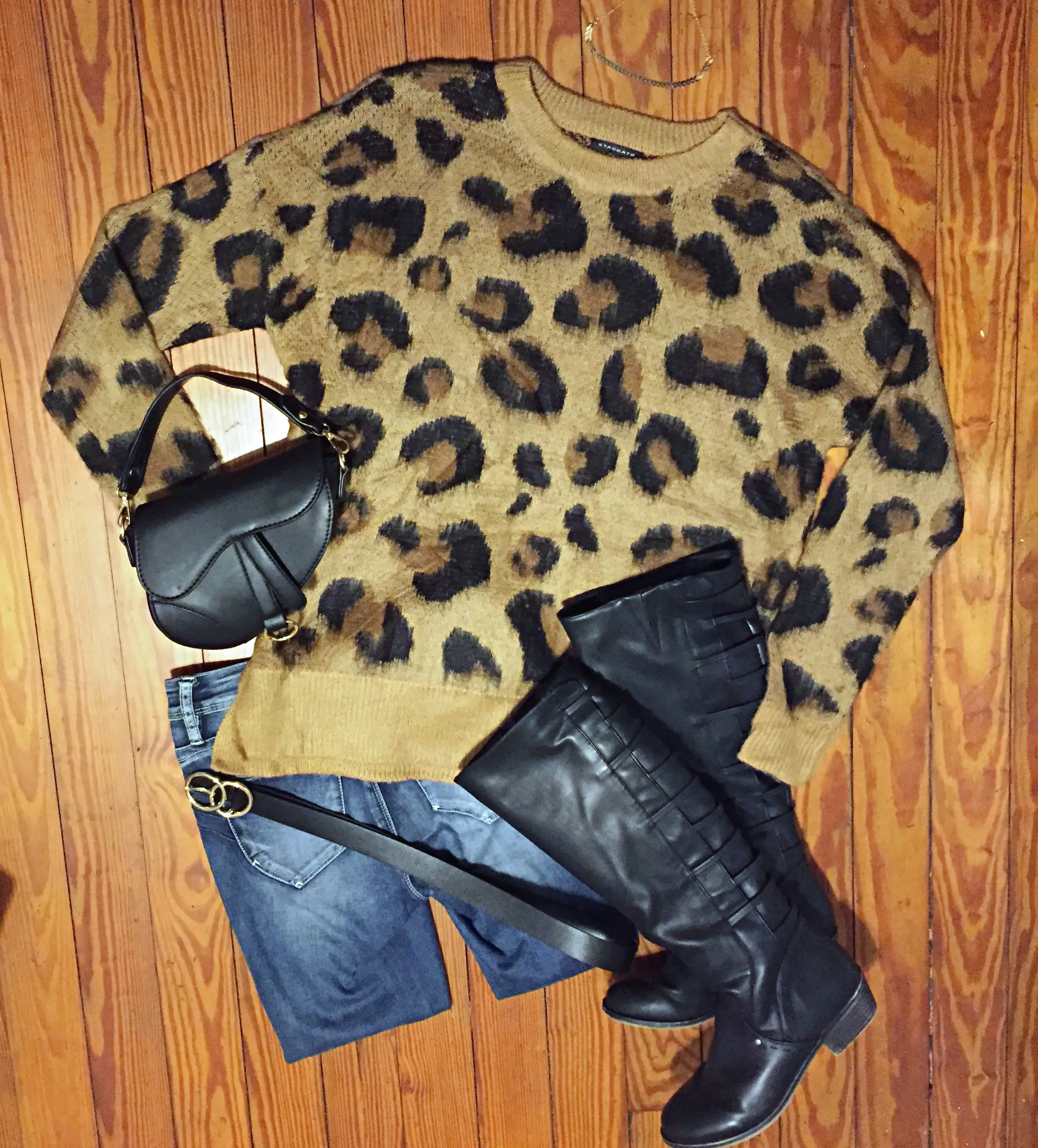 oversized leopard sweater outfit
