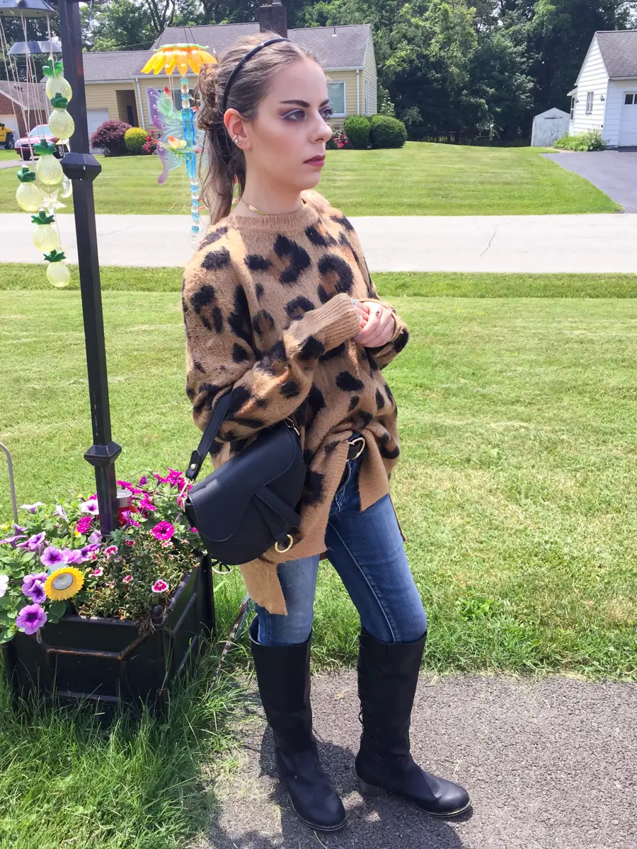 oversized leopard sweater outfit