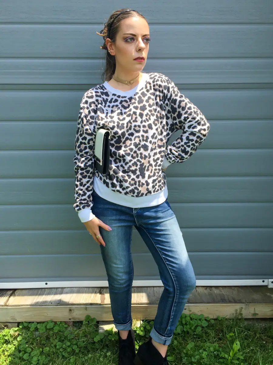 leopard sweatshirt outfit