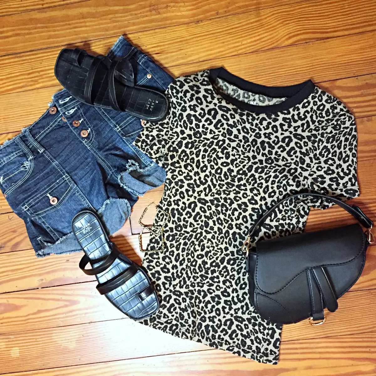 short sleeve ribbed leopard t shirt outfit