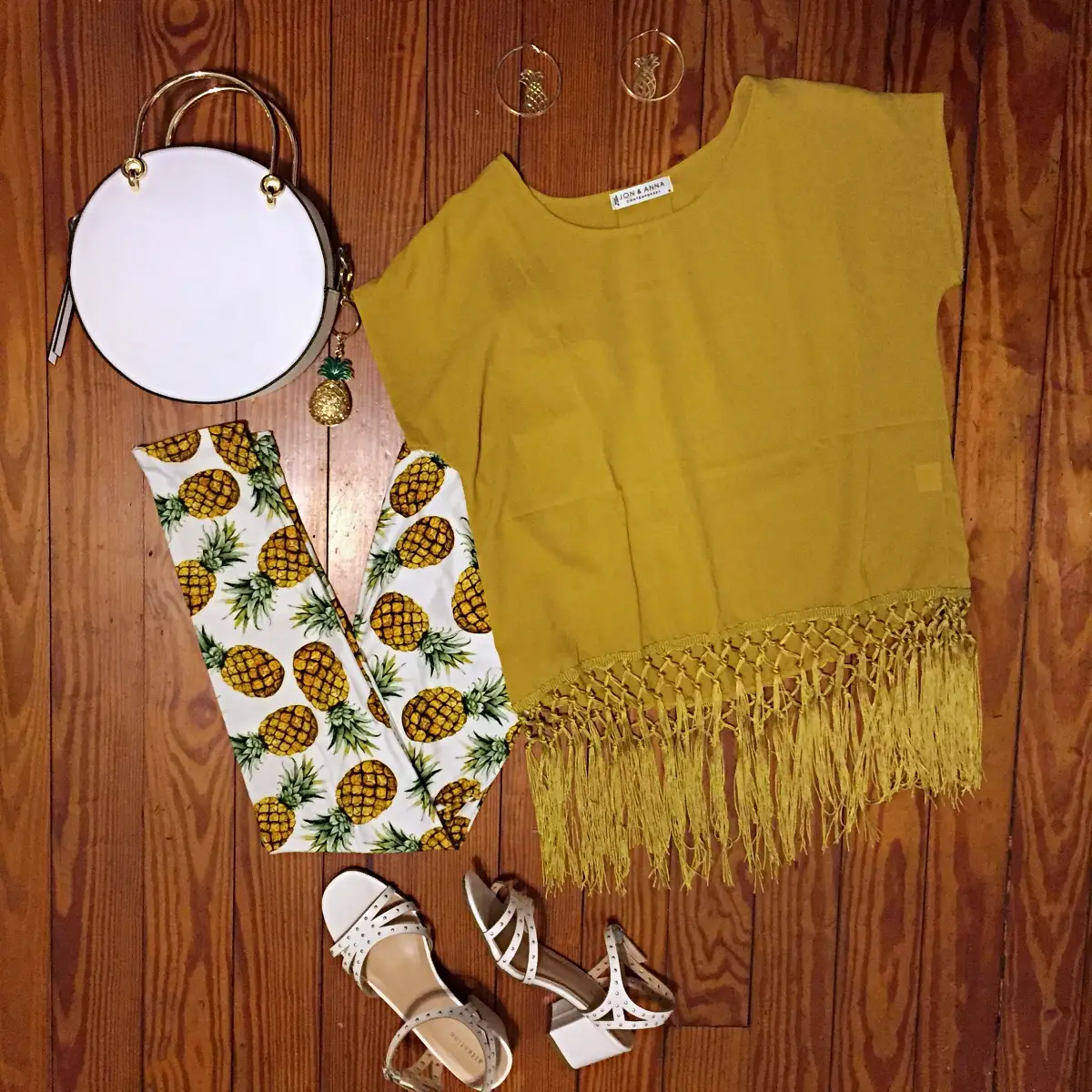 pineapple leggings outfit