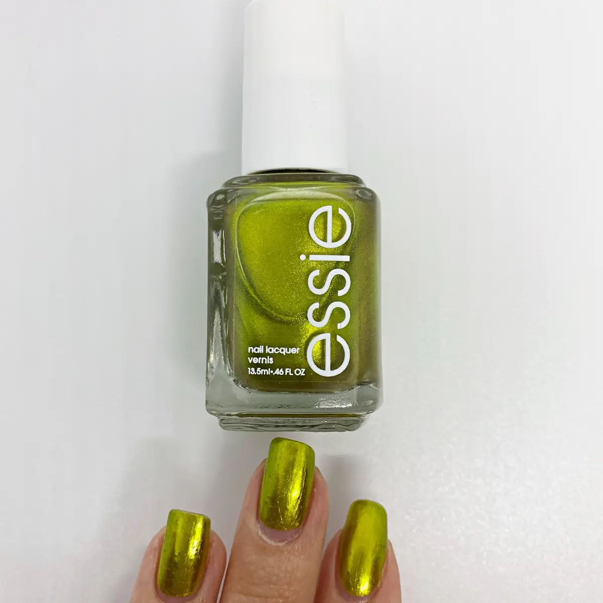 essie nail lacquer in tropic low