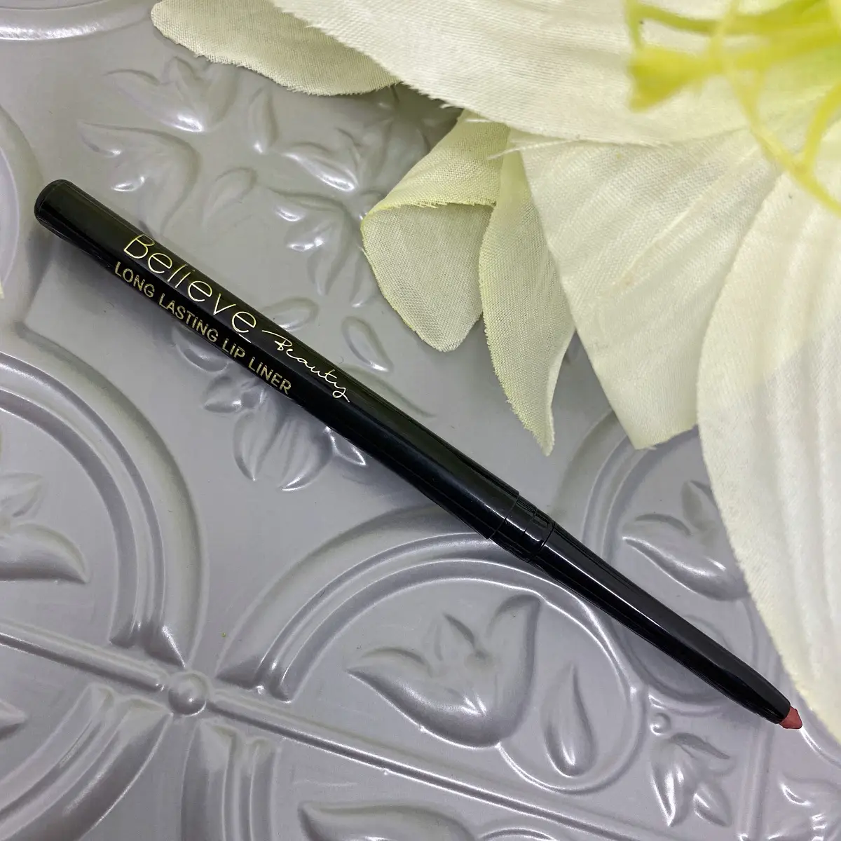 believe beauty Long Lasting Lip Liner in Barely There