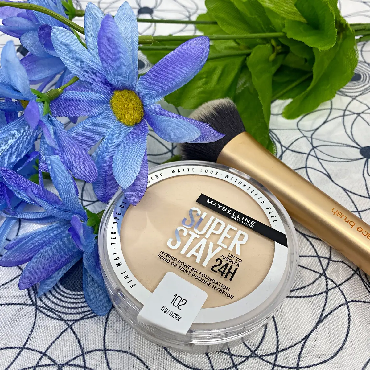 Maybelline SuperStay Powder Foundation review