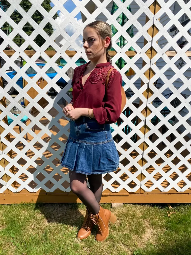 fall and winter denim skirt outfit idea