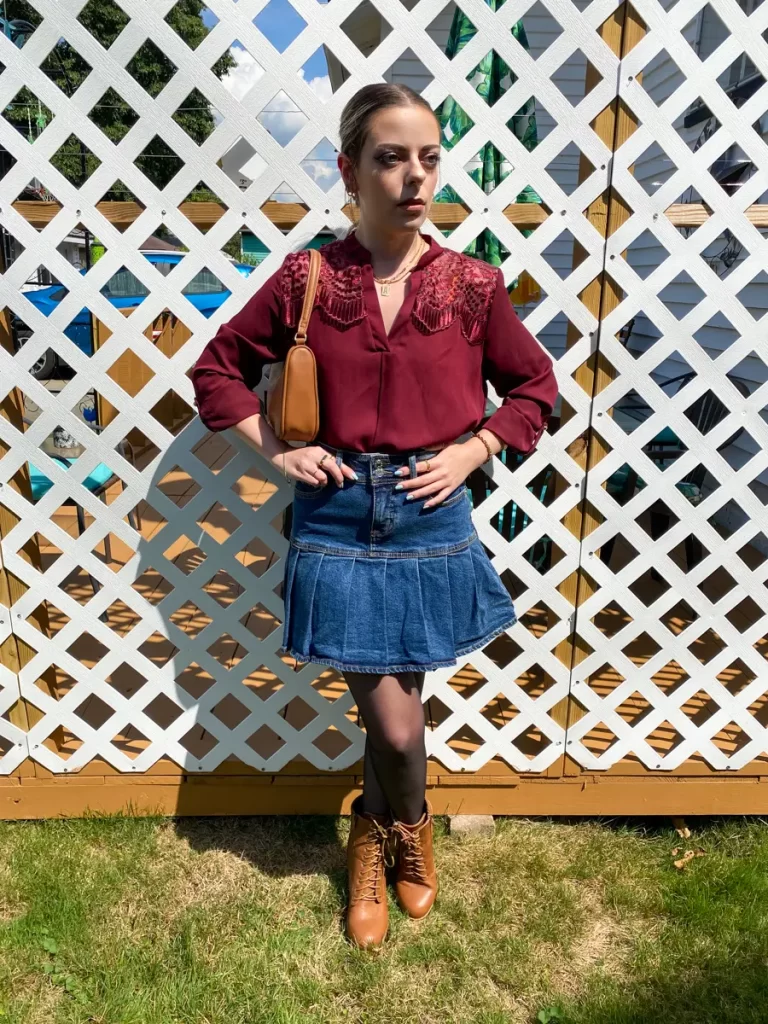 fall and winter denim skirt outfit idea