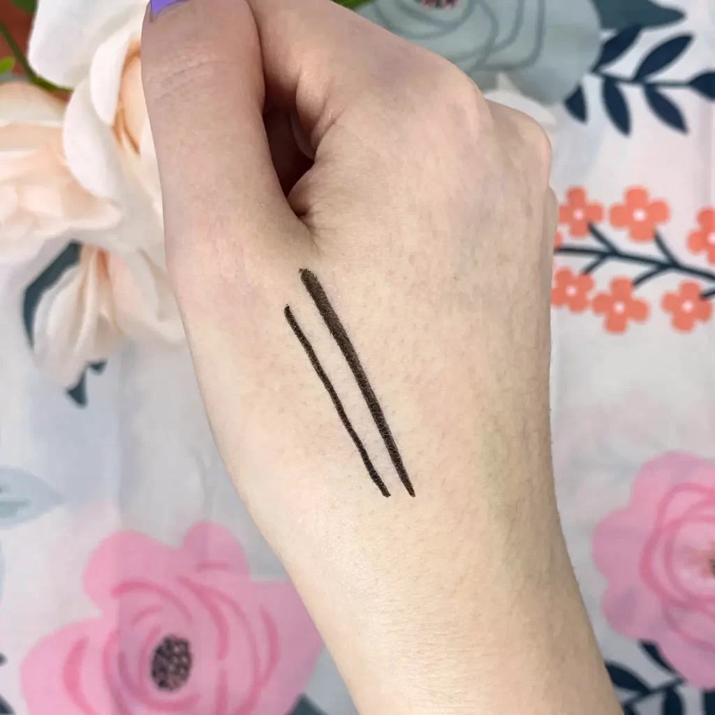 doll face The Fine Line Lasting Matte Liquid Liner in Black swatch