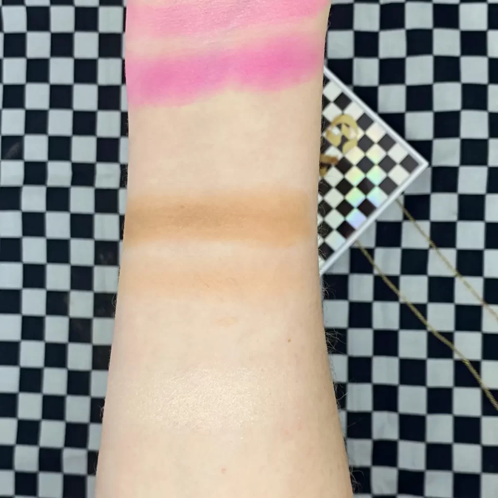 gxve Pick It Up Contour & Bronzer Duo in Heatin' Up swatch