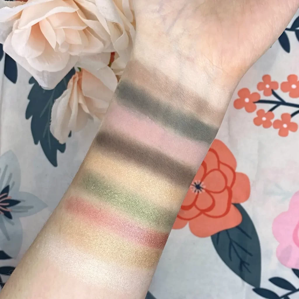 doll face Avant Glam 10 Shade Matte & Shimmer Eye & Face Palette swatches