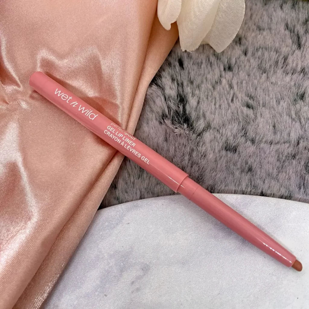 wet n wild perfectpout Gel Lip Liner comes naturally