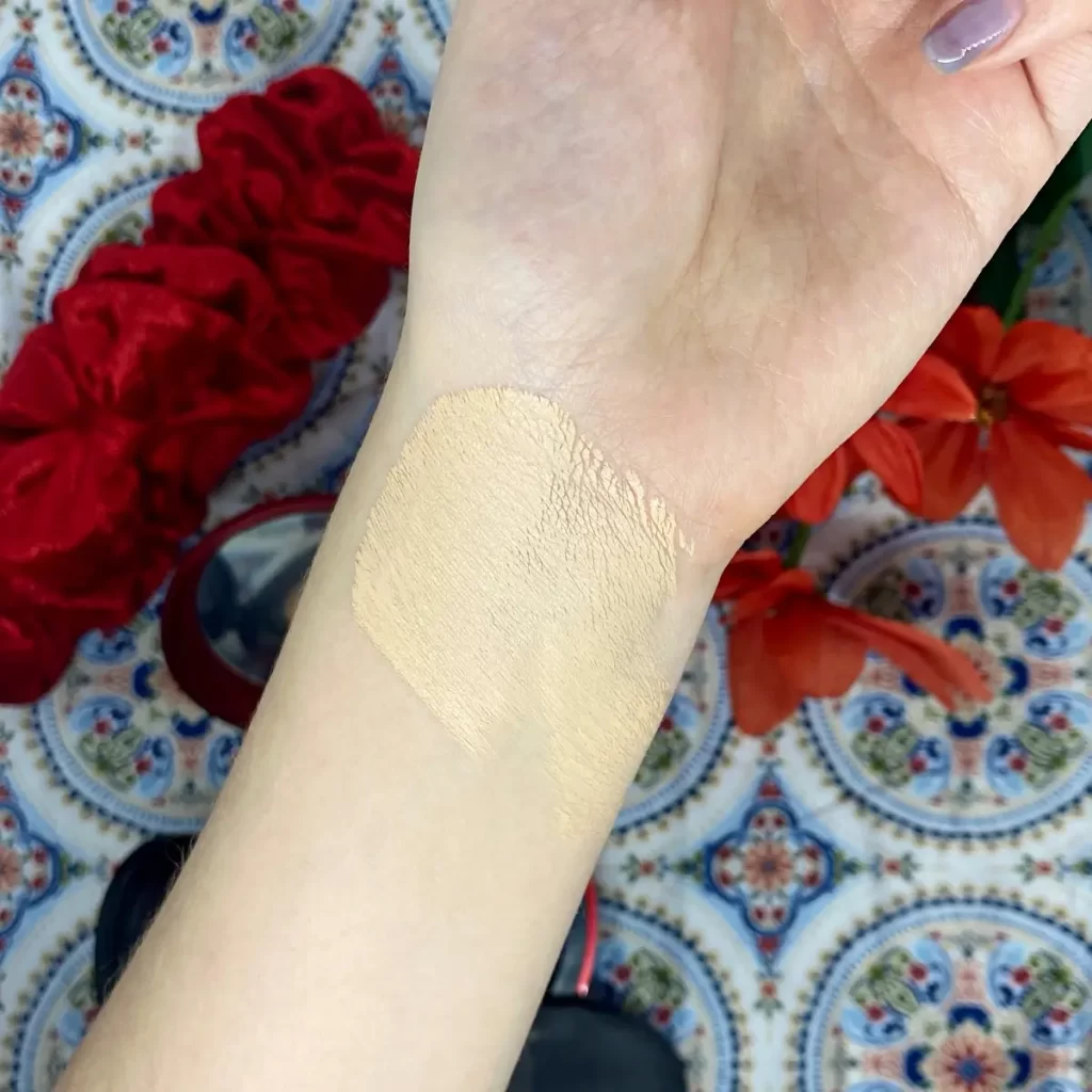 TIRTIR Mask Fit Red Cushion Foundation swatches