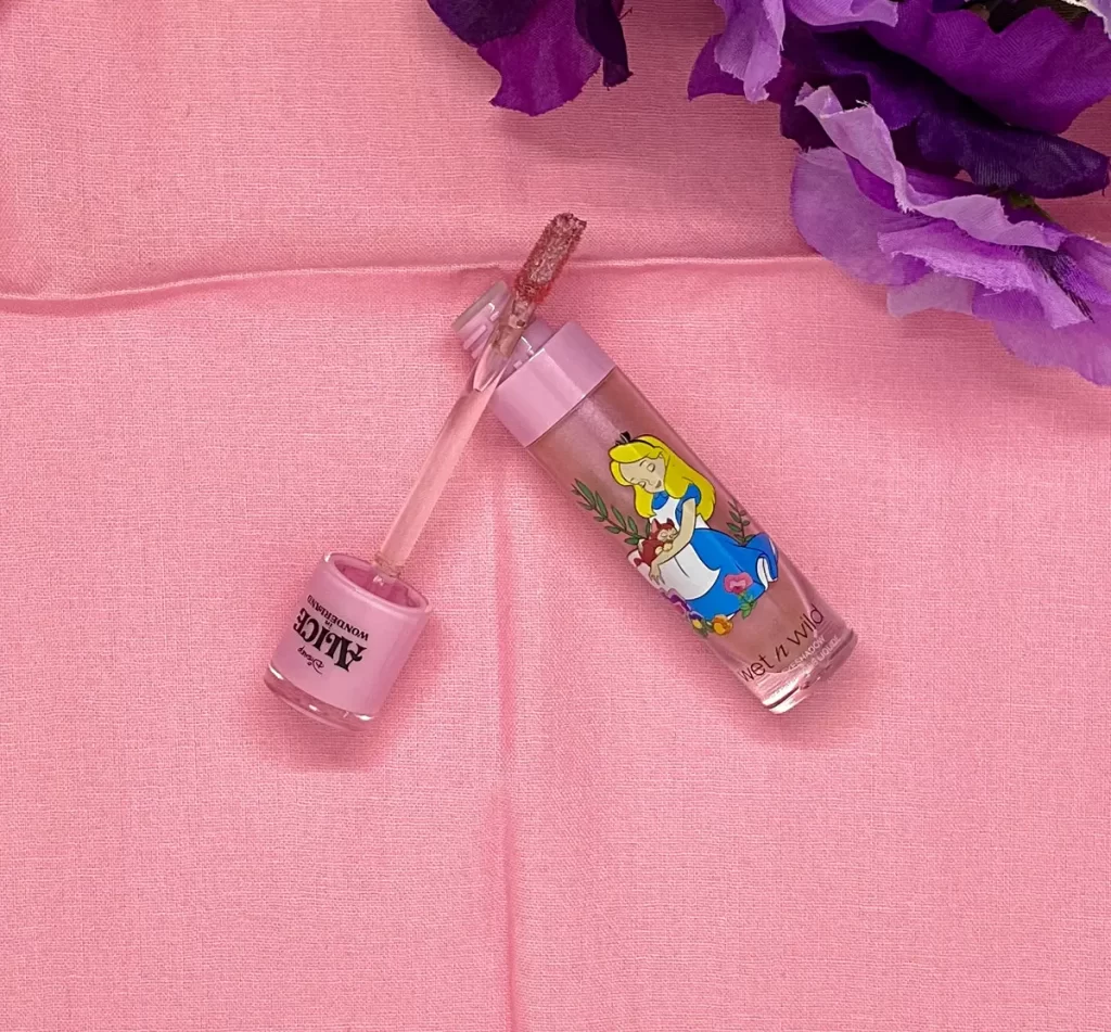 wet n wild Alice in Wonderland Liquid Eyeshadow daydreaming