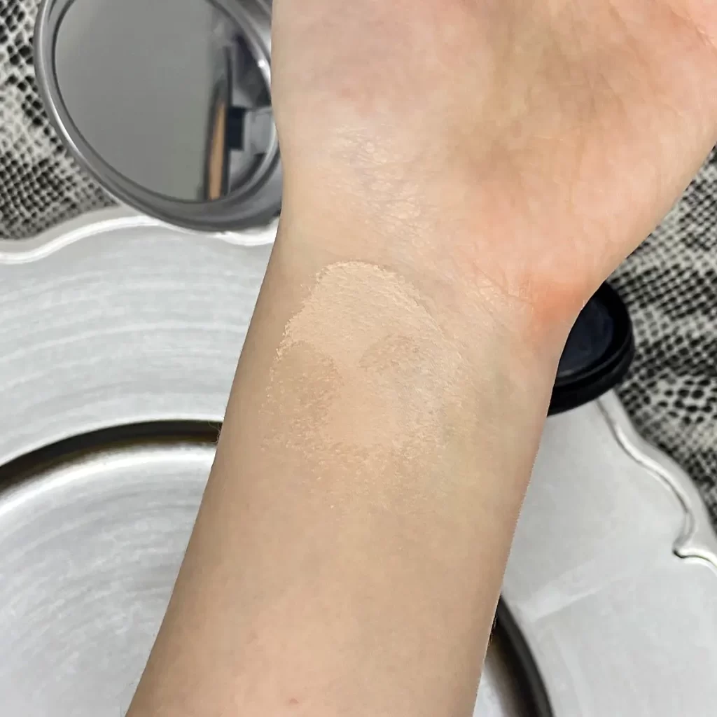 TIRTIR Mask Fit Aura Silver Cushion Foundation swatches